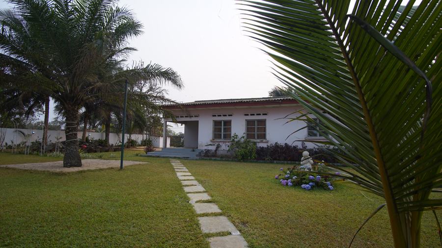 L’allée vers la villa