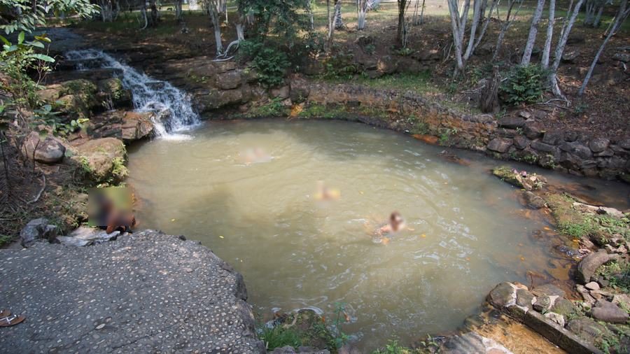 La piscine, autre angle