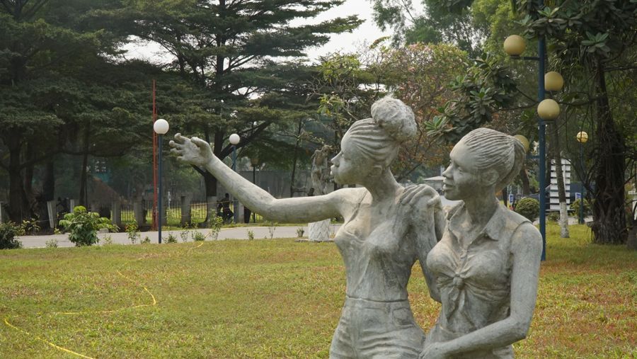 Deux femmes, sculpture