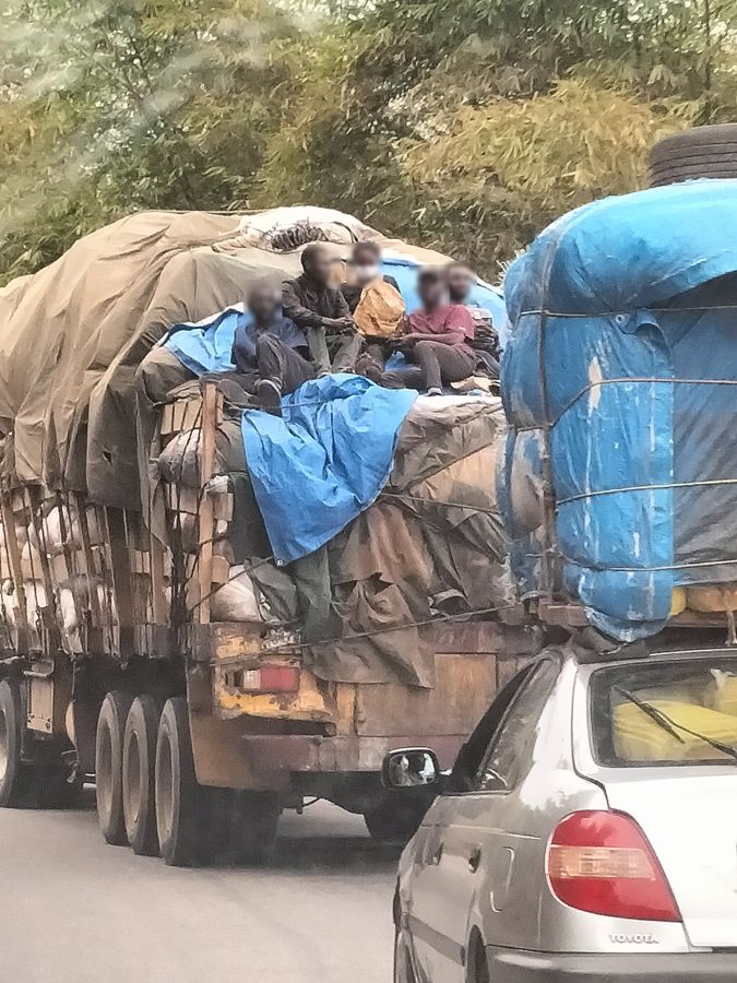 Convoi de camions